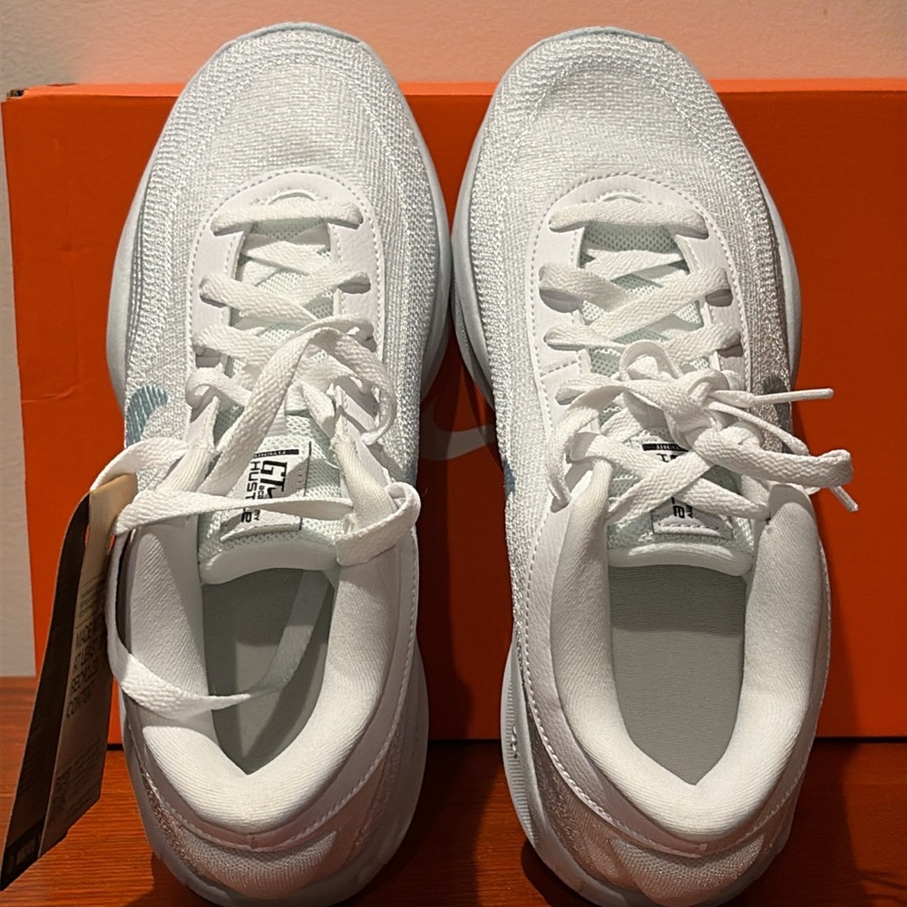 Nike GT Hustle Academy Basketball Shoes - Picture 13 of 15